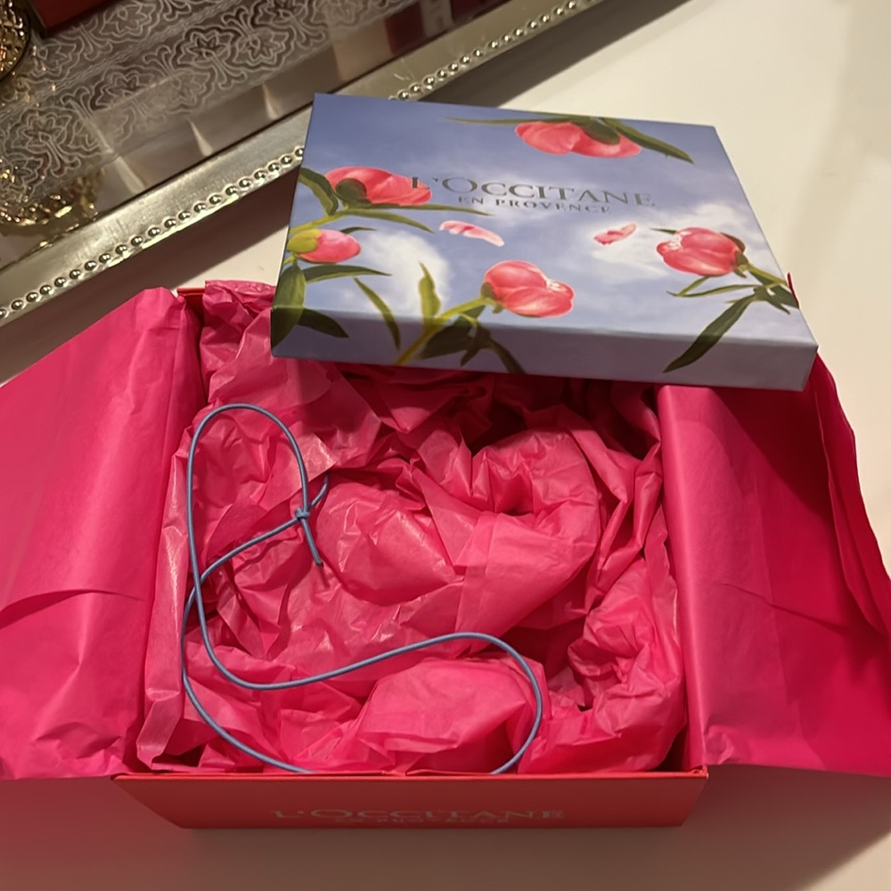 L’Occitane empty box - Picture 3 of 3